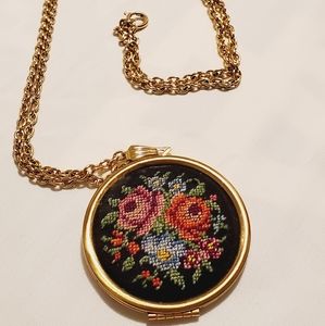 Avon vintage locket necklace